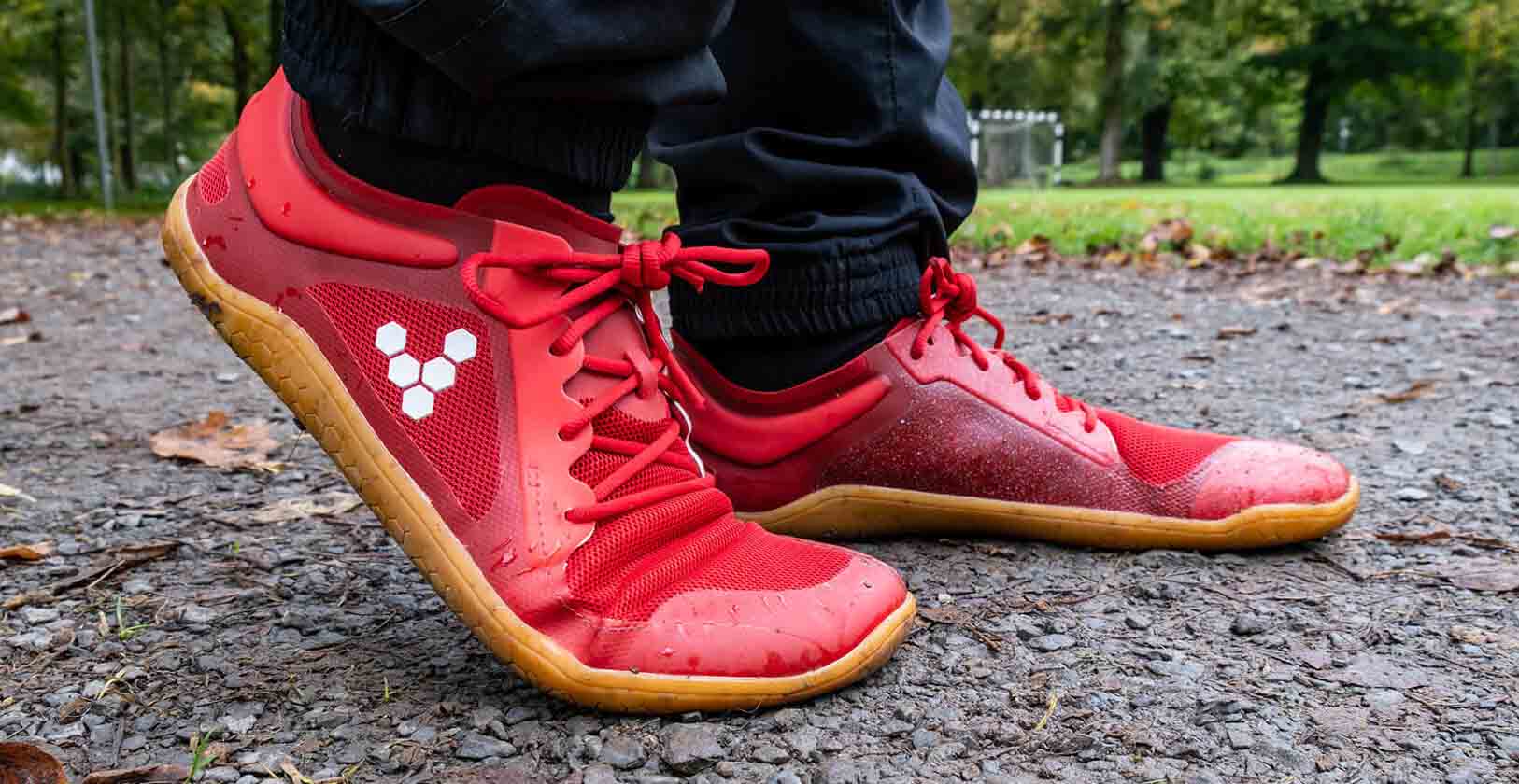 Calidad de materiales Vivobarefoot — ¿justifica el precio? Materiales premium de Vivobarefoot: piel Wild Hide y espumas BLOOM sostenibles